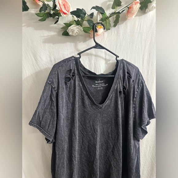 Torrid Gray V-Neck Cut Out T-Shirt - Picture 1 of 4